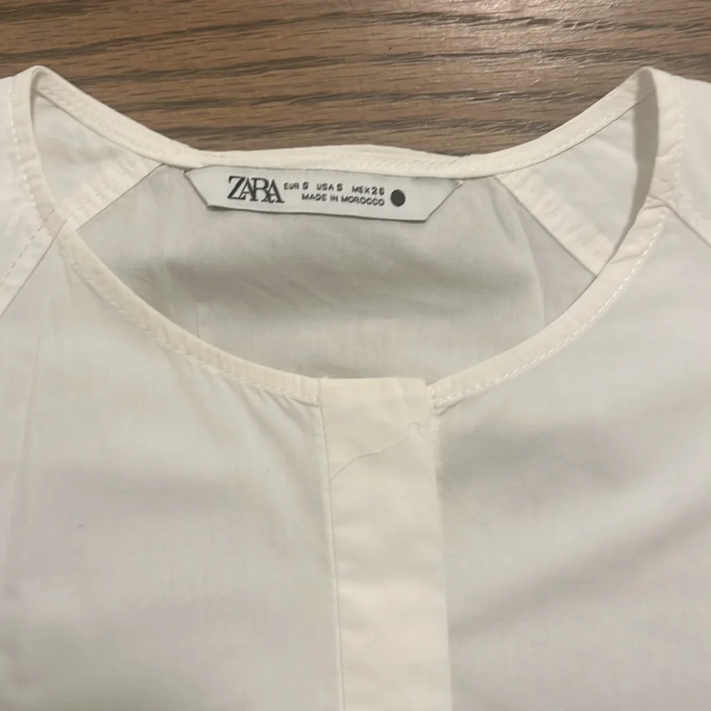 Zara white poplin puff sleeve top size Small GUC